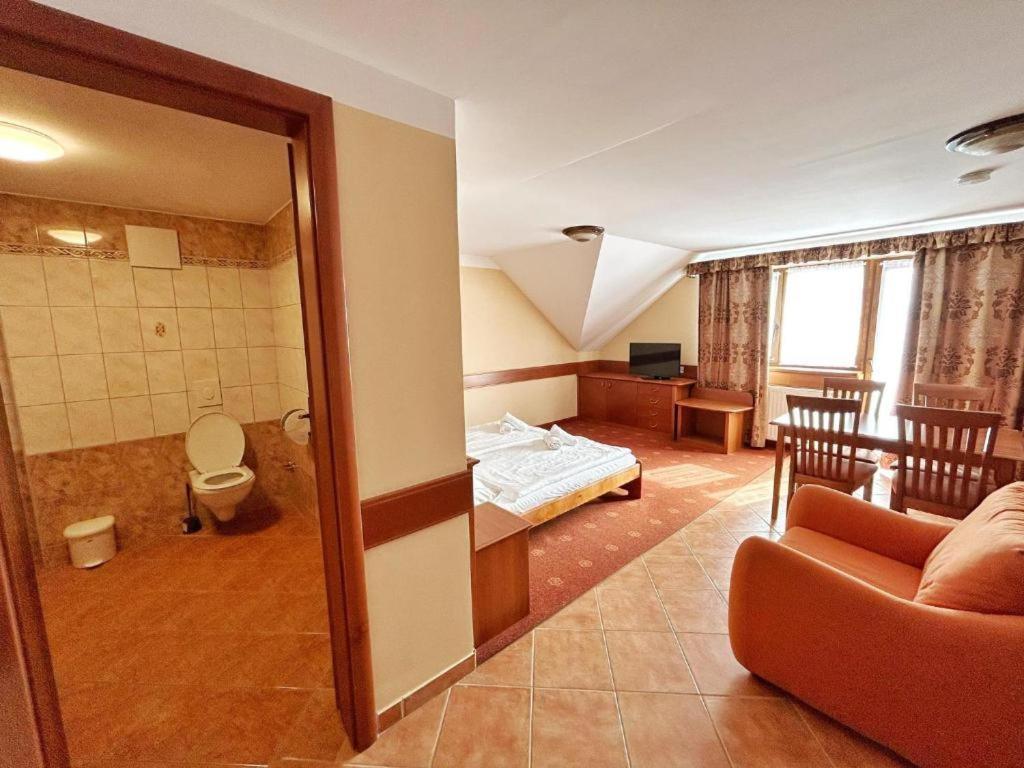 Fonix Wellness *** 1 A Epulet Bed & Breakfast Heviz Exterior photo